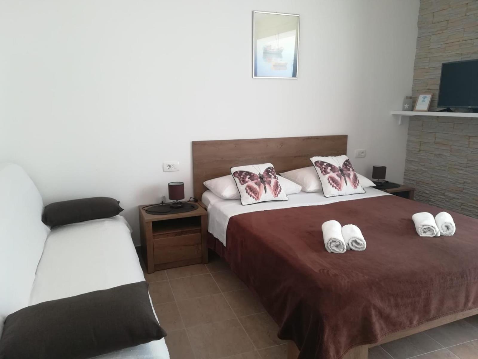 Apartmani “Kresimir” Омиш Экстерьер фото