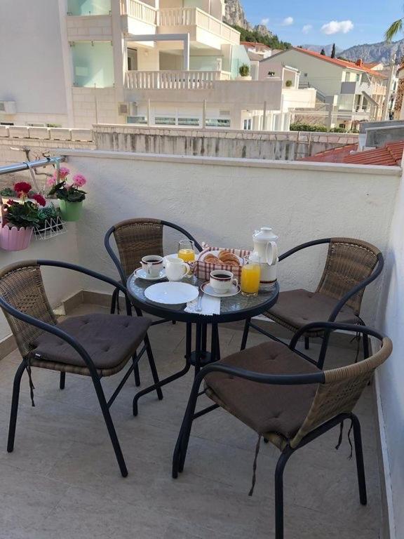 Apartmani “Kresimir” Омиш Экстерьер фото
