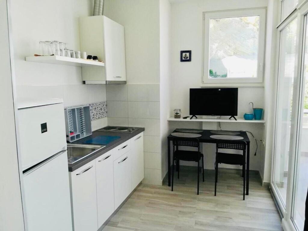 Apartmani “Kresimir” Омиш Экстерьер фото