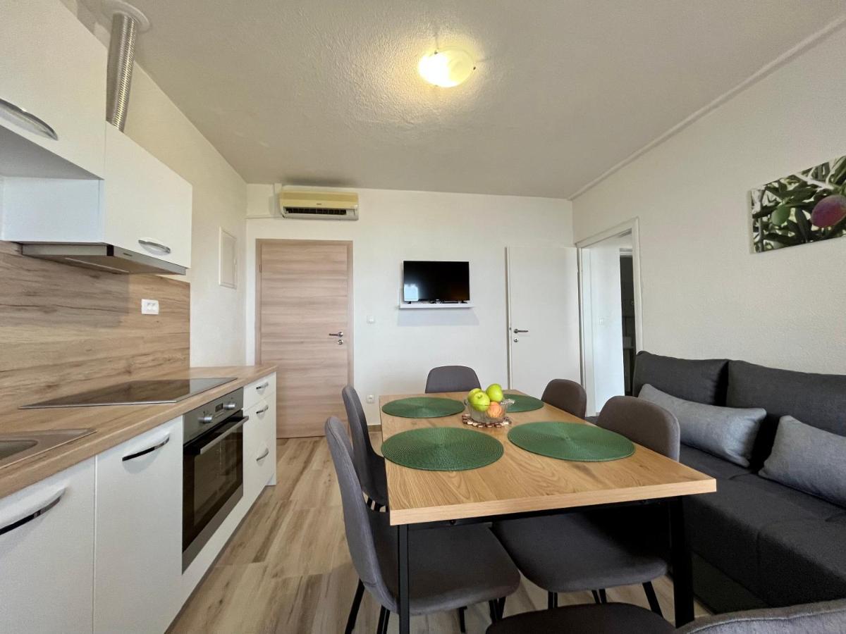 Apartmani “Kresimir” Омиш Экстерьер фото