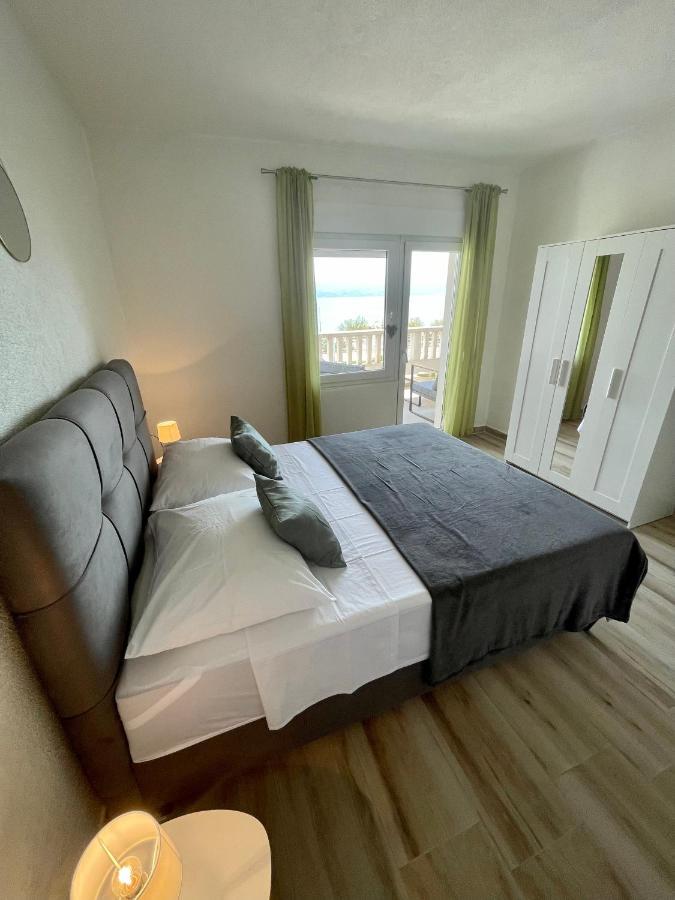 Apartmani “Kresimir” Омиш Экстерьер фото