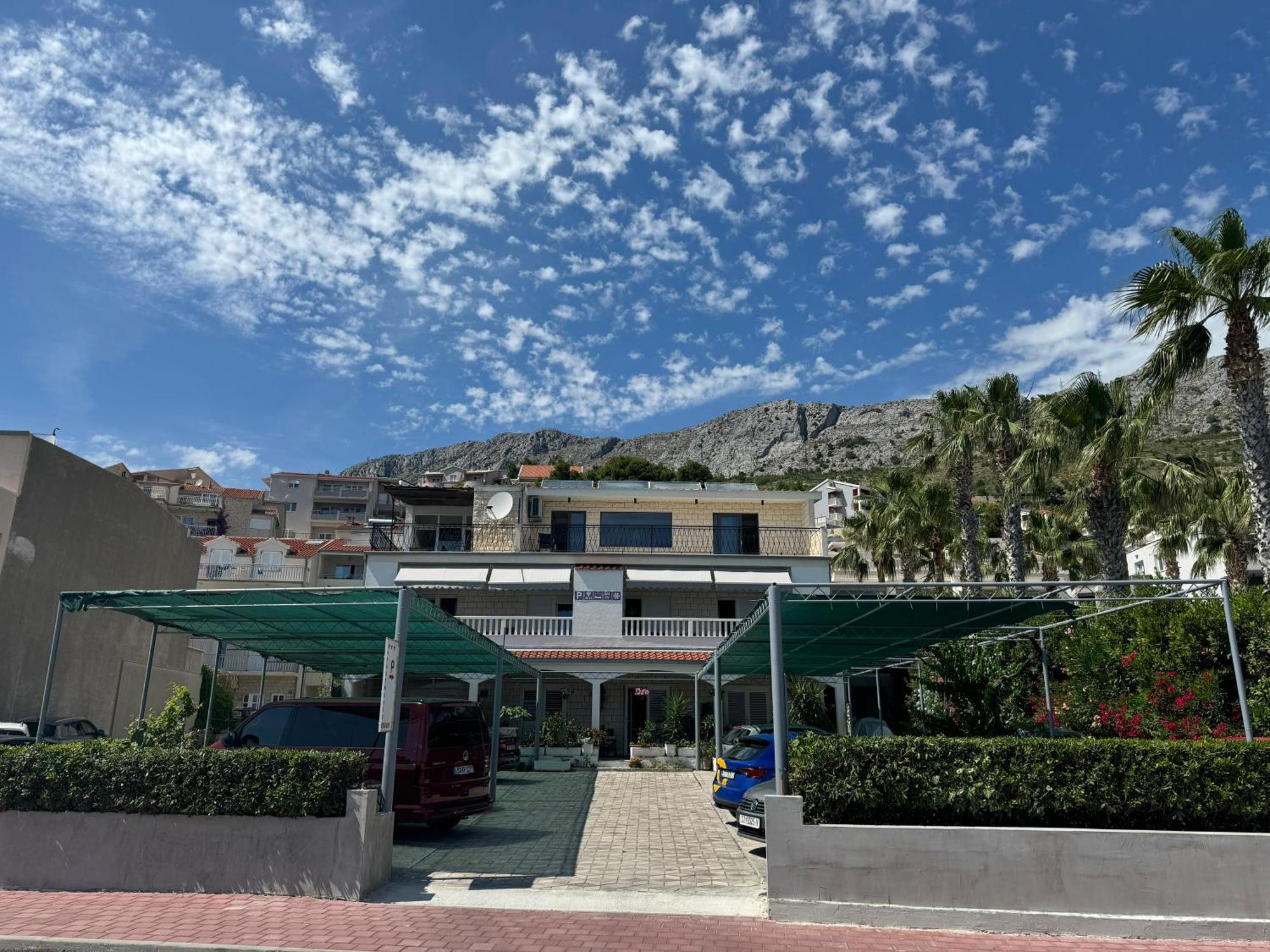 Apartmani “Kresimir” Омиш Экстерьер фото