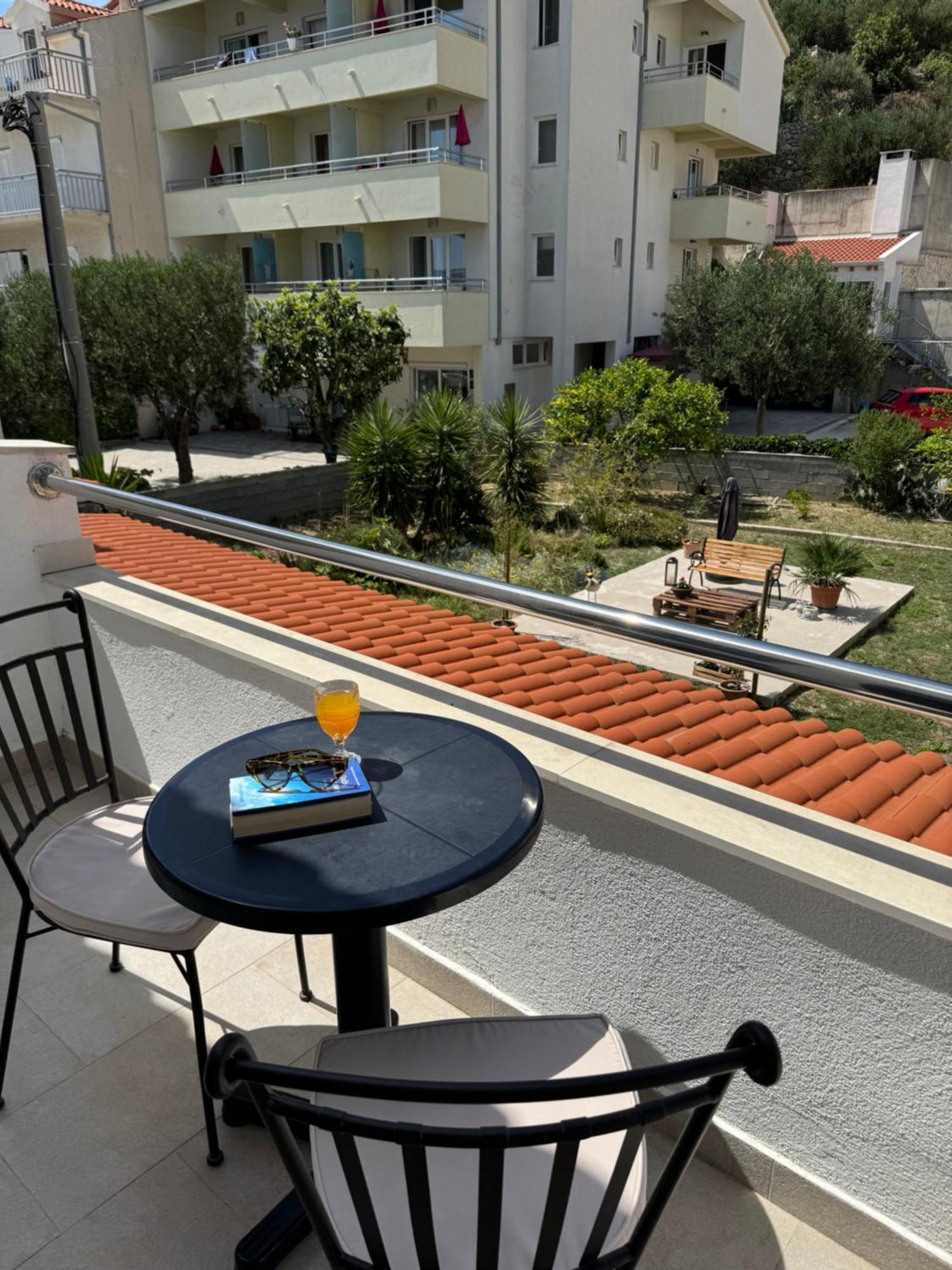 Apartmani “Kresimir” Омиш Экстерьер фото