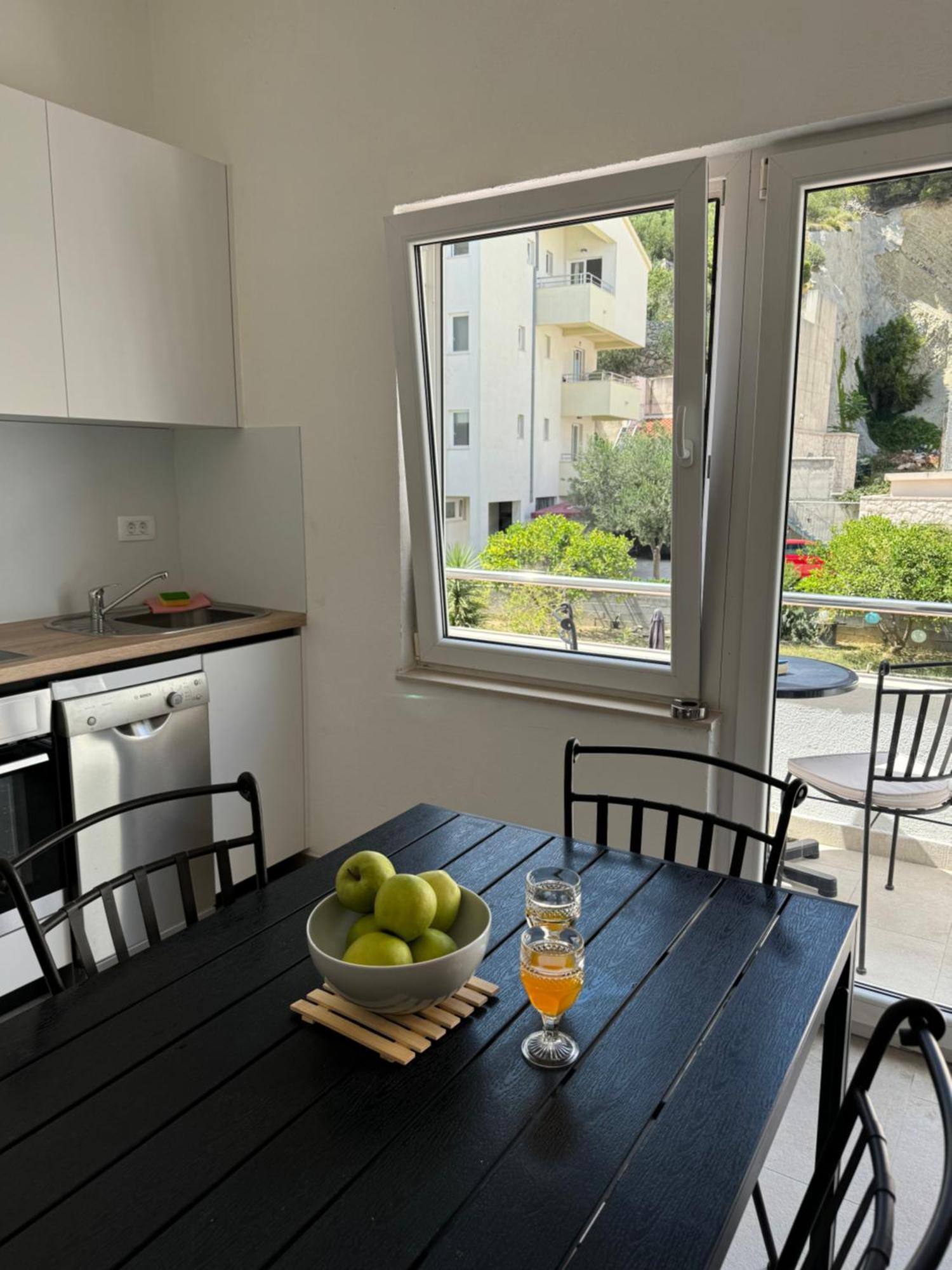 Apartmani “Kresimir” Омиш Экстерьер фото