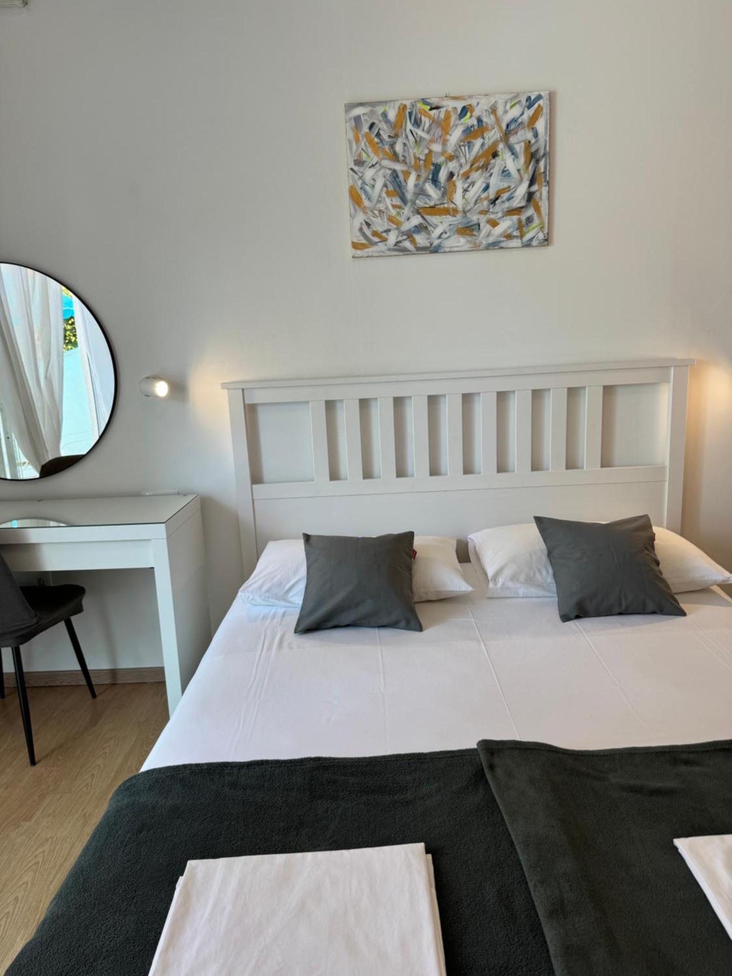 Apartmani “Kresimir” Омиш Экстерьер фото